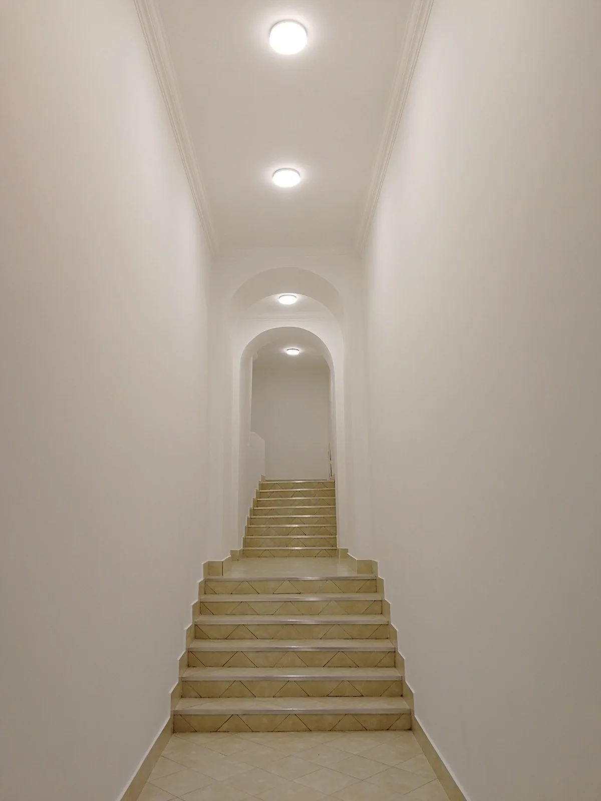 Kirayə 3 otaqlı Ofis 110 m² Nəsimi r.