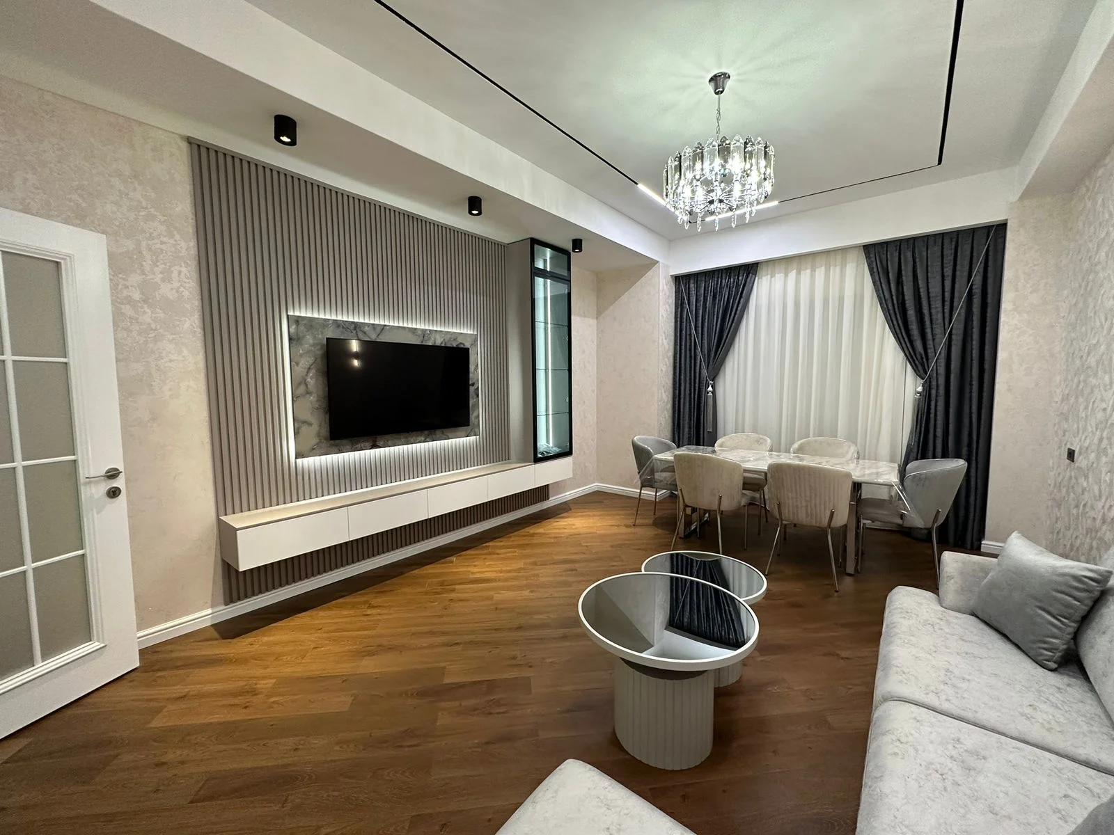Kirayə 3 otaqlı Mənzil 120 m² Xətai r.