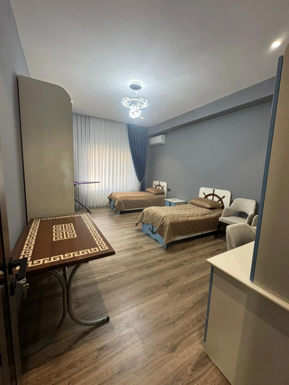 Kirayə 3 otaqlı Mənzil 140 m² Xətai r.