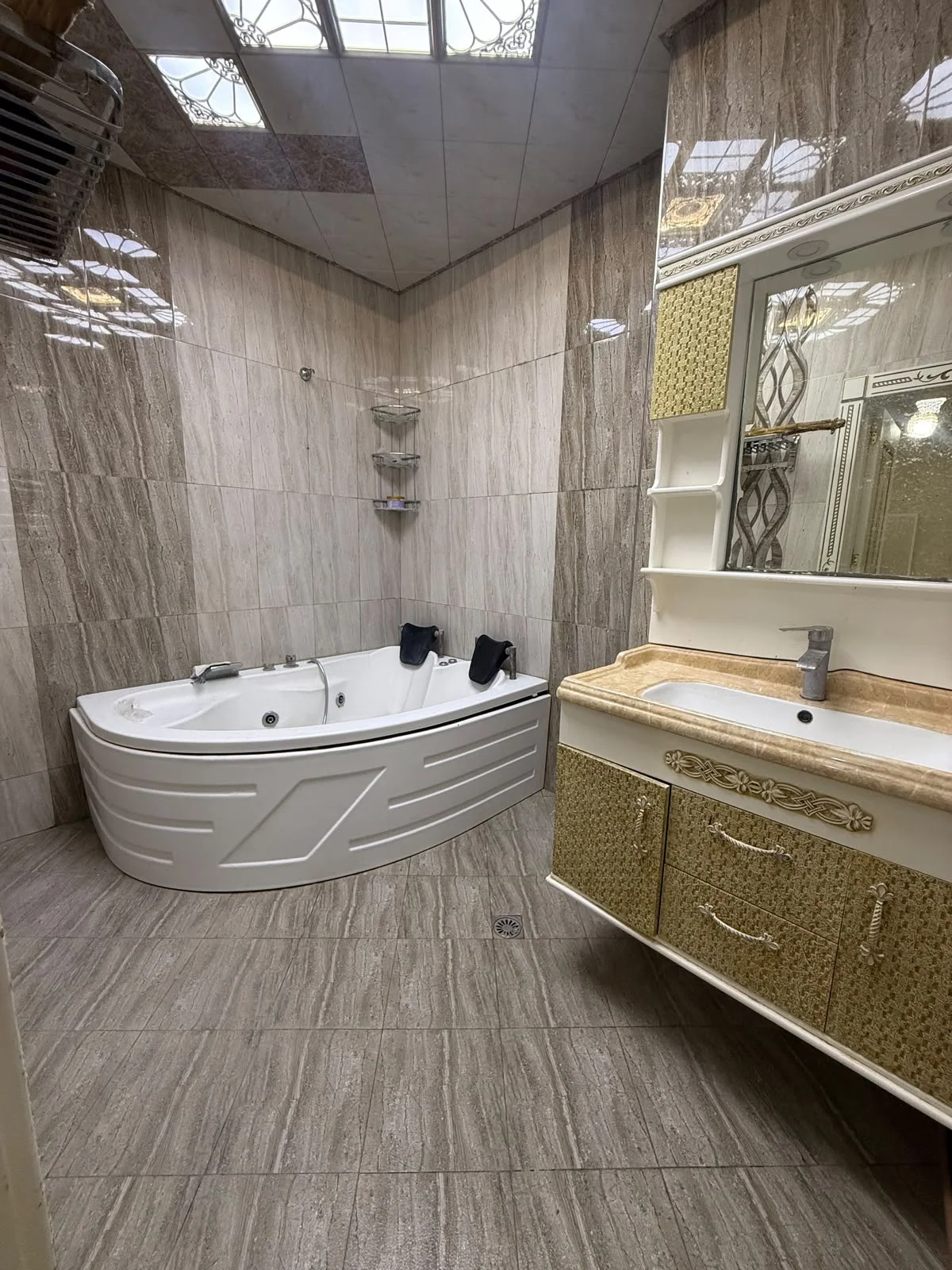 Kirayə 4 otaqlı Mənzil 150 m² Yasamal r. Yeni Yasamal q. İnşaatçılar m. – şəkil 10
