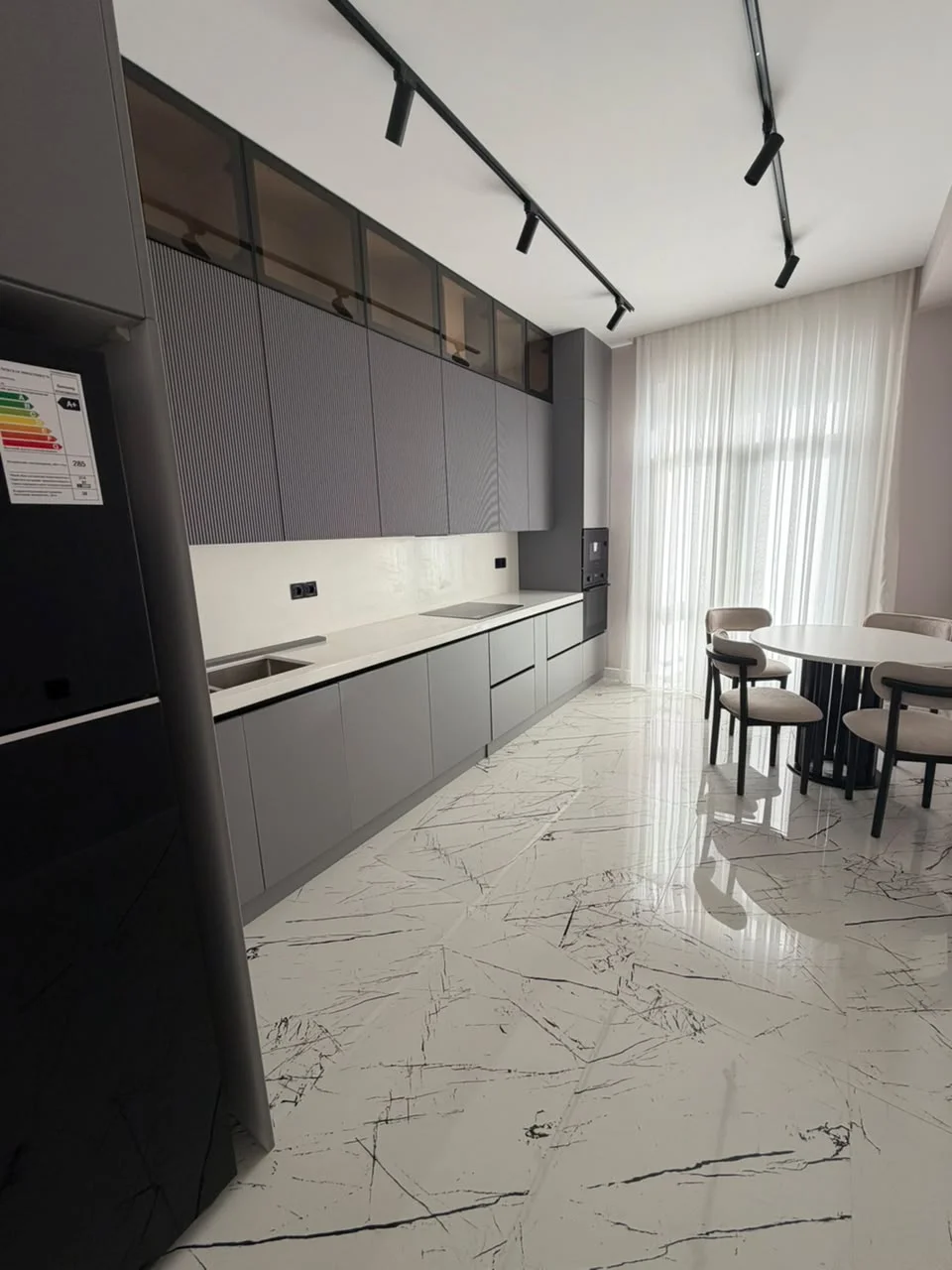Kirayə 3 otaqlı Mənzil 158 m² Xətai r.