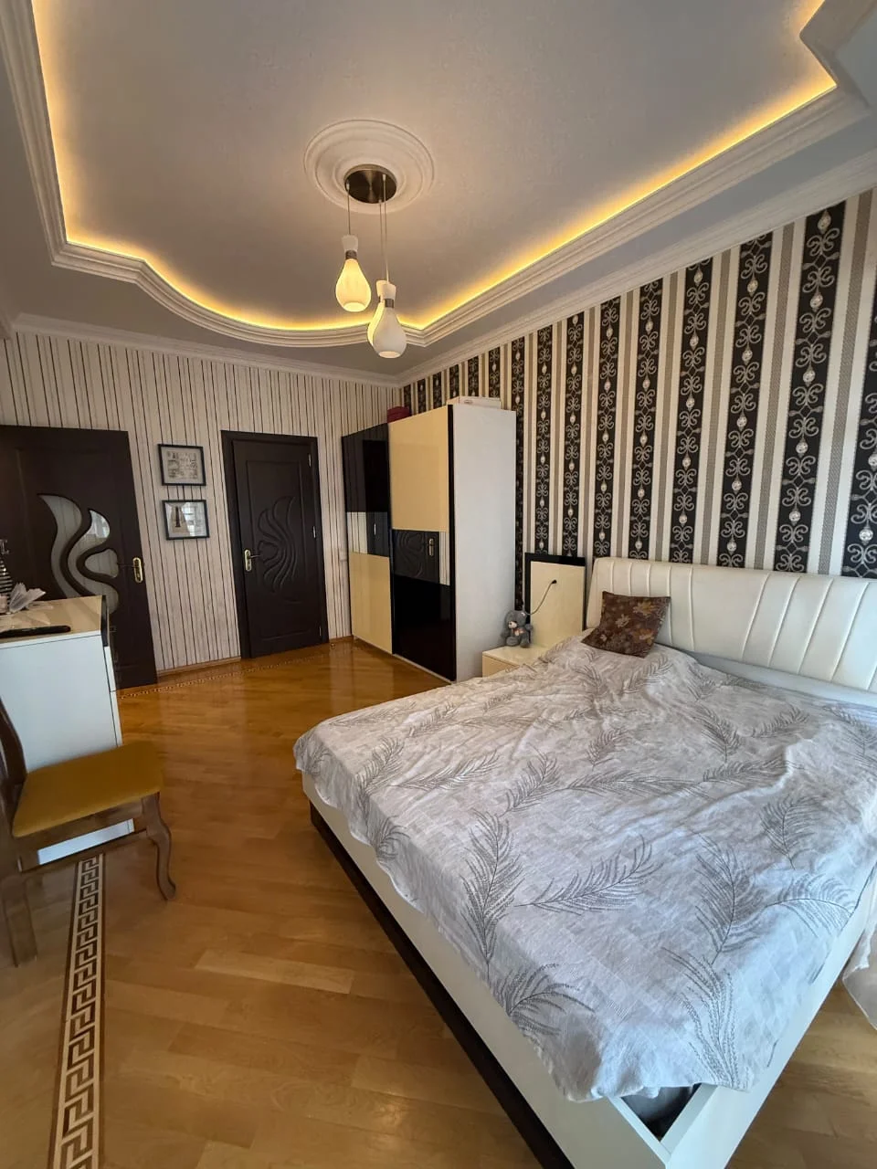 Kirayə 3 otaqlı Mənzil 130 m² Nərimanov r.