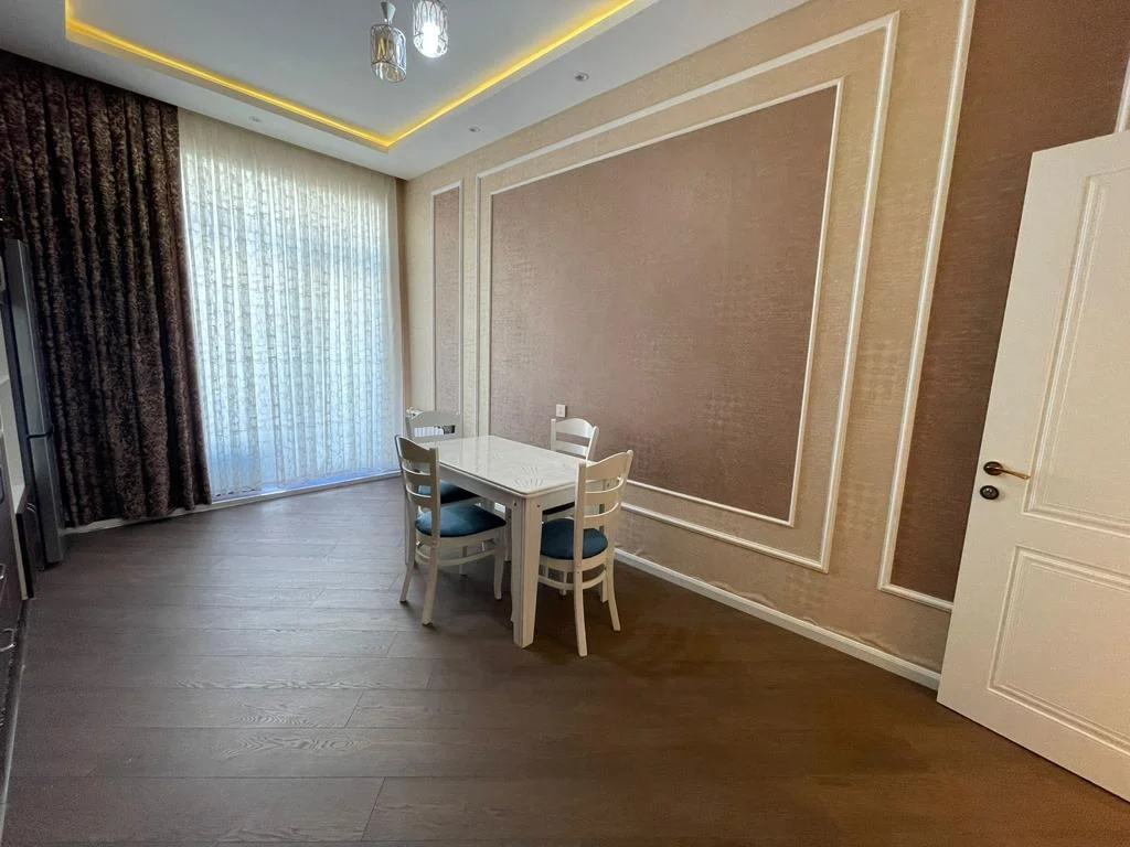 Kirayə 2 otaqlı Mənzil 85 m² Xətai r.