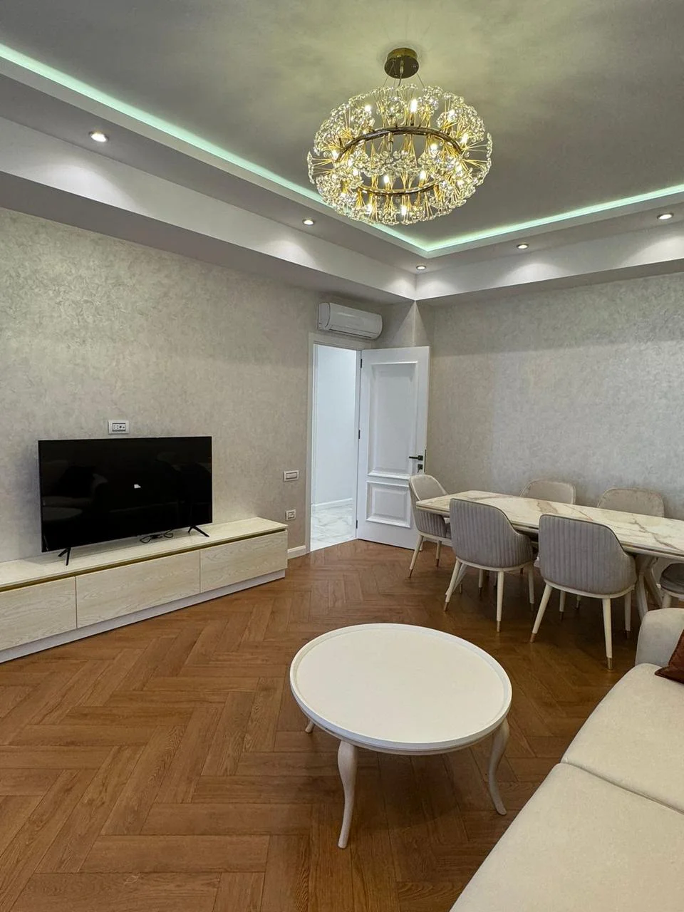 Kirayə 3 otaqlı Mənzil 120 m² Xətai r.