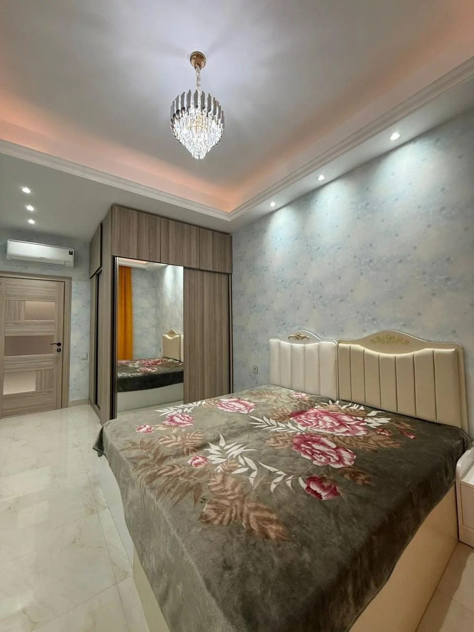 Kirayə 3 otaqlı Mənzil 100 m² Xətai r.