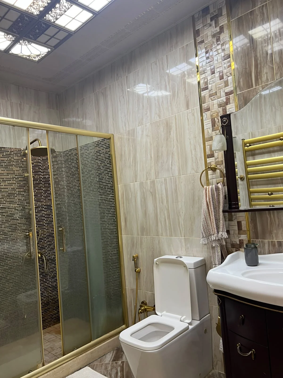 Satılır 4 otaqlı Mənzil 170 m² Xətai r.