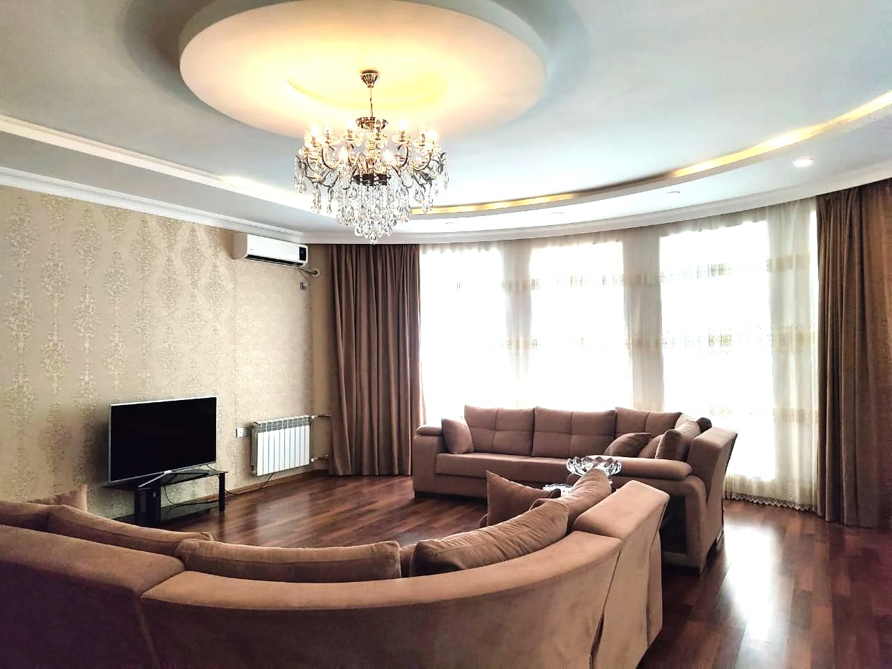 Kirayə 3 otaqlı Mənzil 120 m² Xətai r.