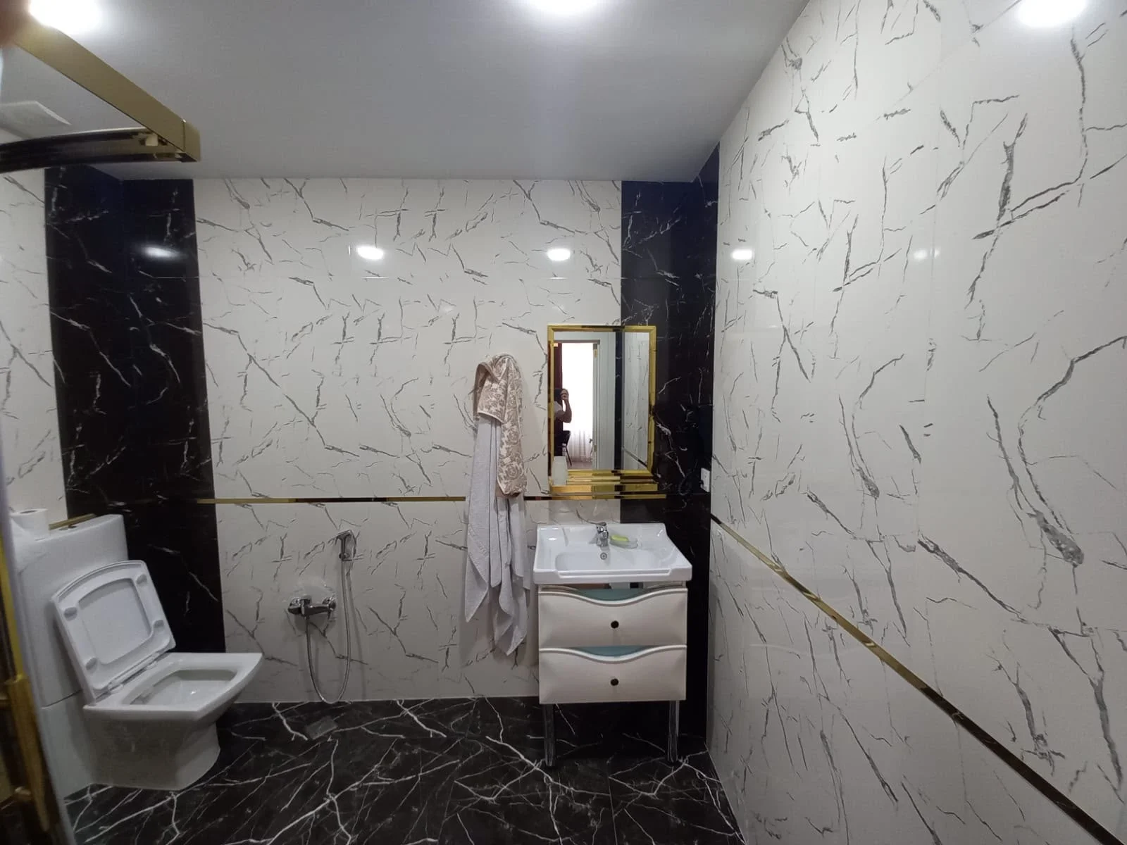 Kirayə 3 otaqlı Mənzil 176 m² Nərimanov r. – şəkil 11