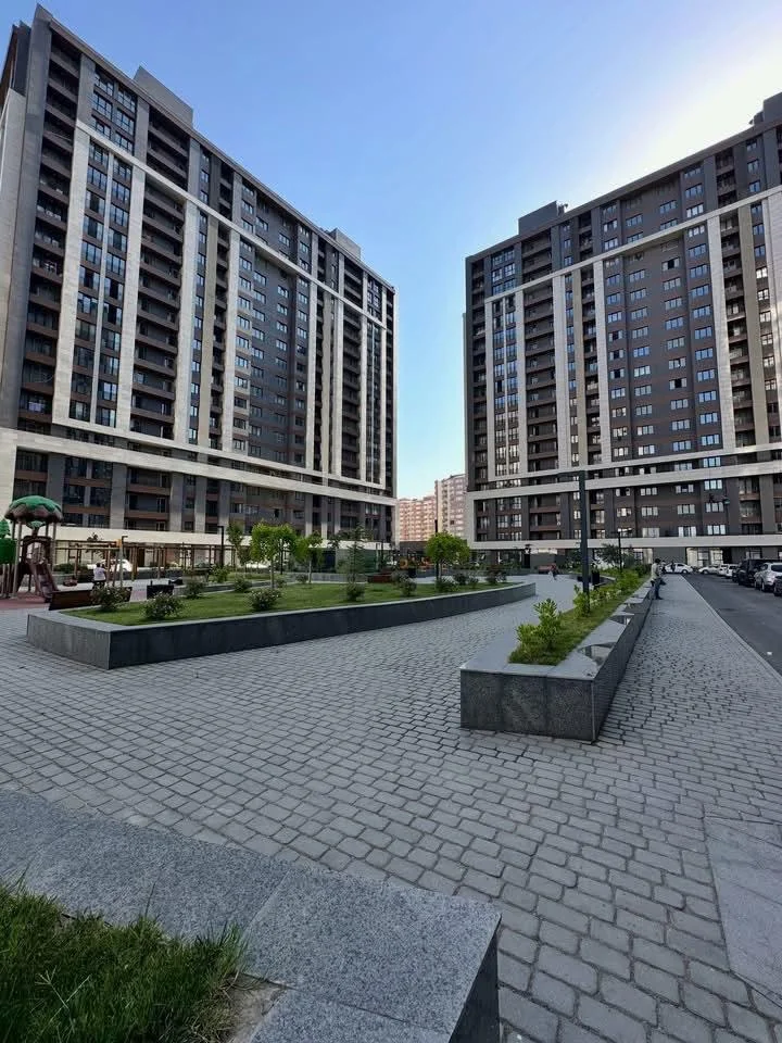 Satılır 3 otaqlı Mənzil 130 m² ağ şəhər – şəkil 1