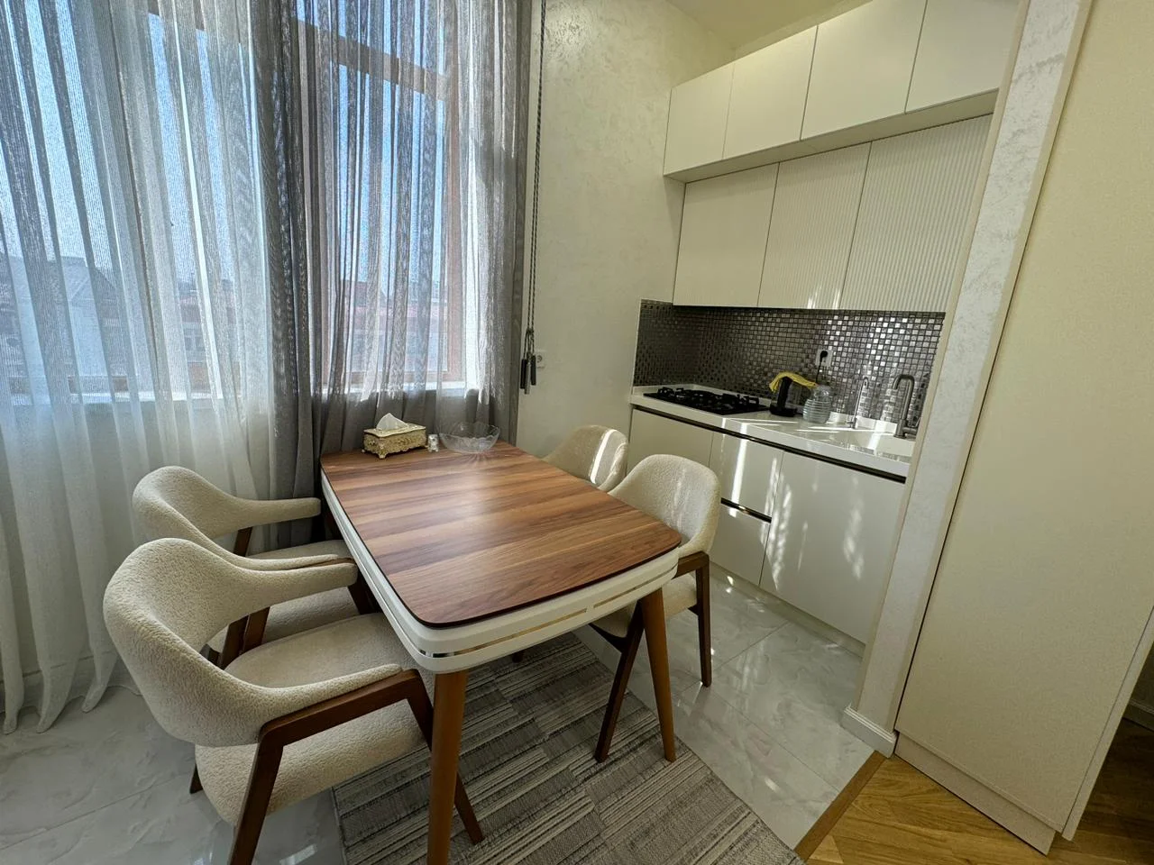 Kirayə 2 otaqlı Mənzil 95 m² Nərimanov r.