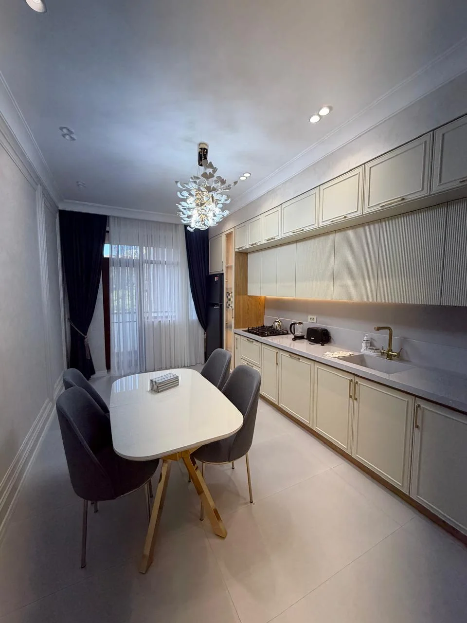 Kirayə 4 otaqlı Mənzil 180 m² Nəsimi r. – şəkil 11