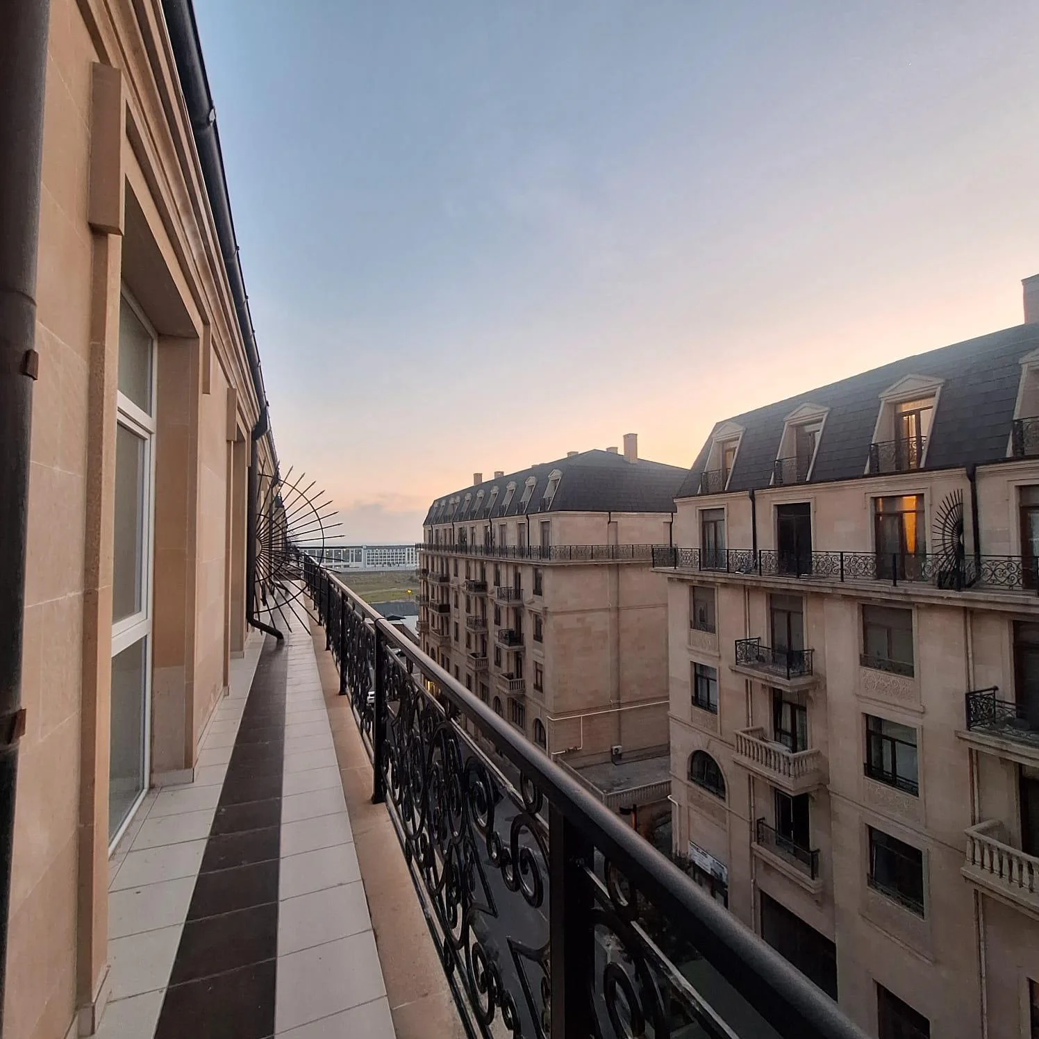 Kirayə 3 otaqlı Mənzil 144 m² Xətai r.