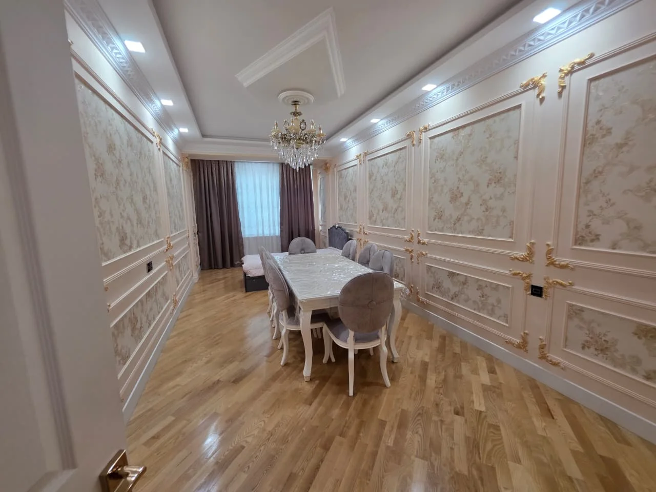 Kirayə 4 otaqlı Mənzil 142 m² Nəsimi r.