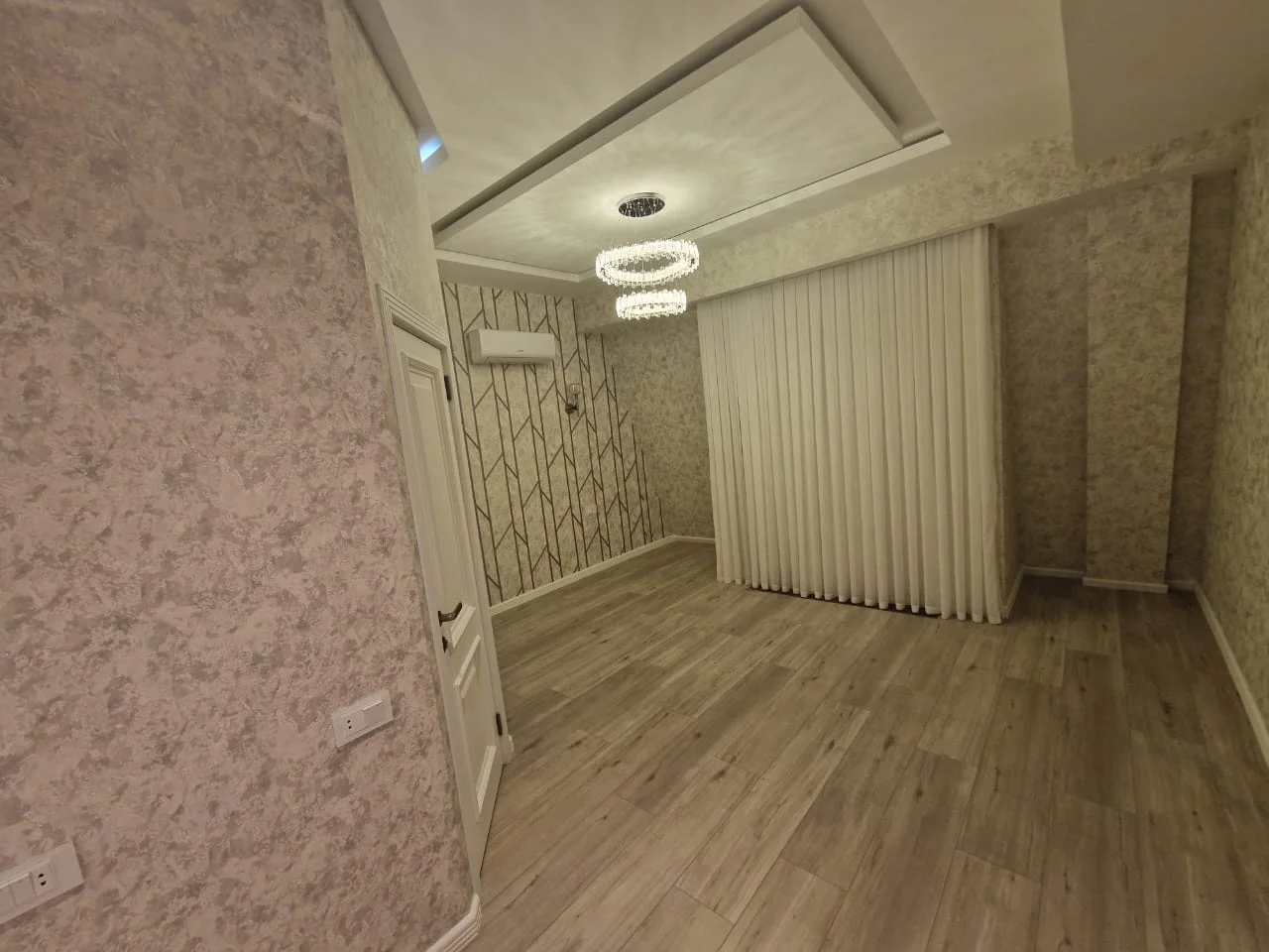 Kirayə 5 otaqlı Mənzil 200 m² Xətai r.