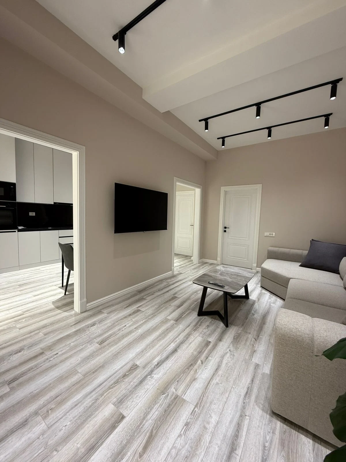 Kirayə 2 otaqlı Mənzil 100 m² Xətai r.