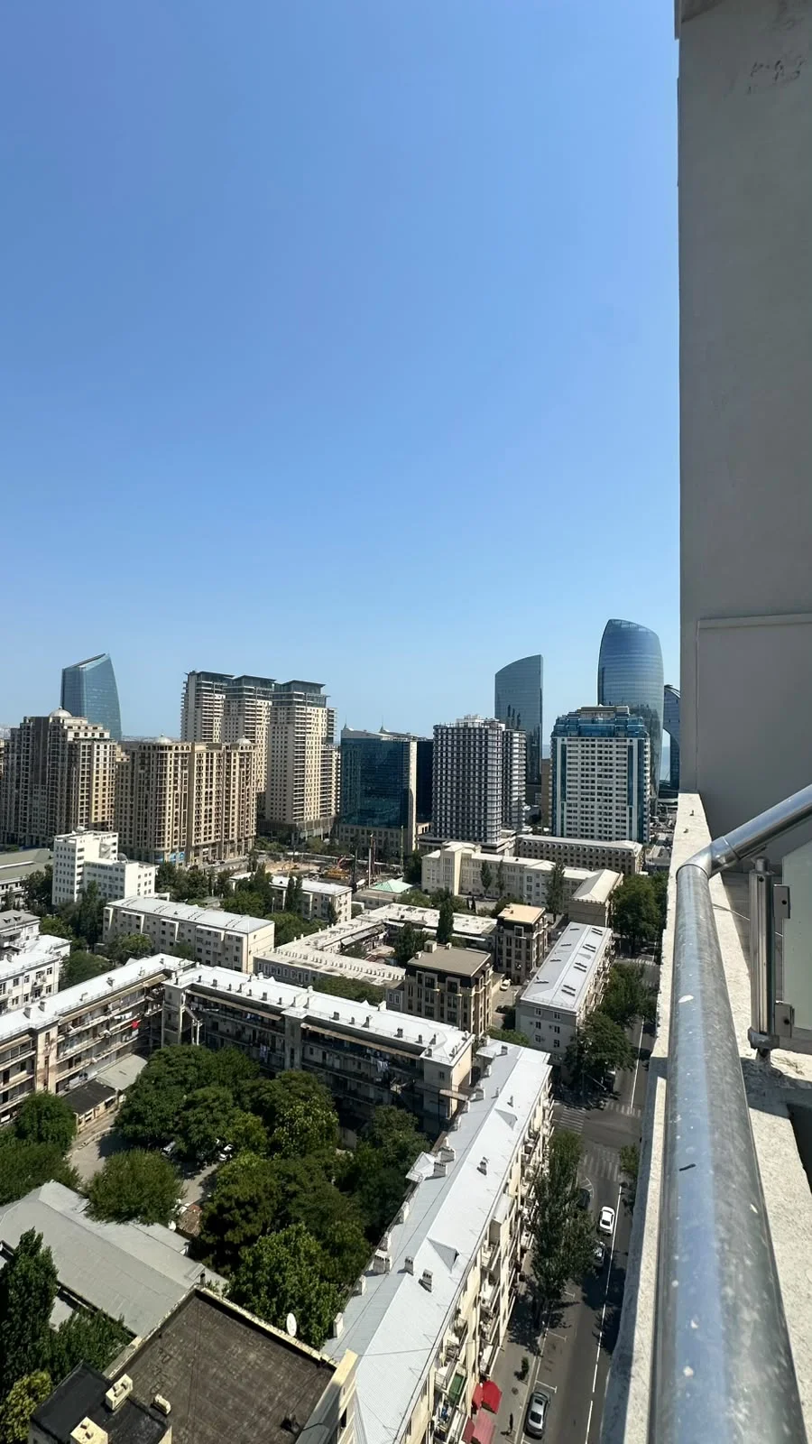Kirayə 4 otaqlı Mənzil 235 m² Nəsimi r. – şəkil 1