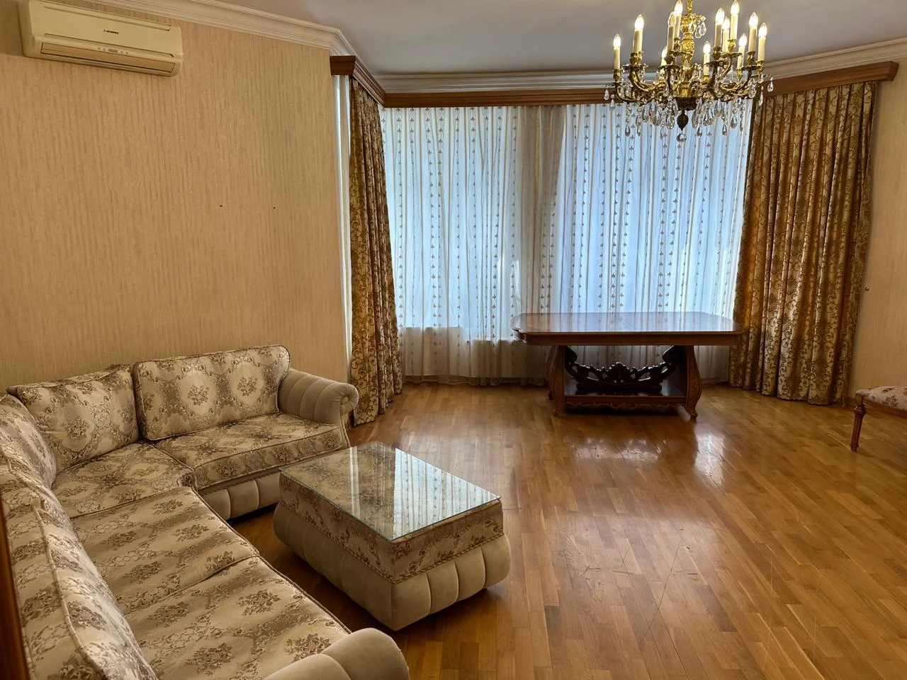 Kirayə 3 otaqlı Mənzil 118 m² Nəsimi r. 28 May m. – şəkil 1