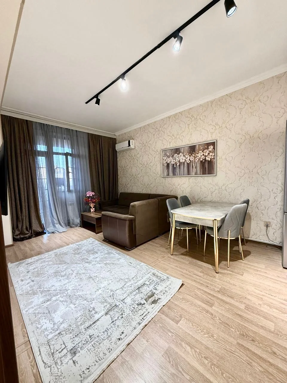 Kirayə 3 otaqlı Mənzil 92 m² Nəsimi r.