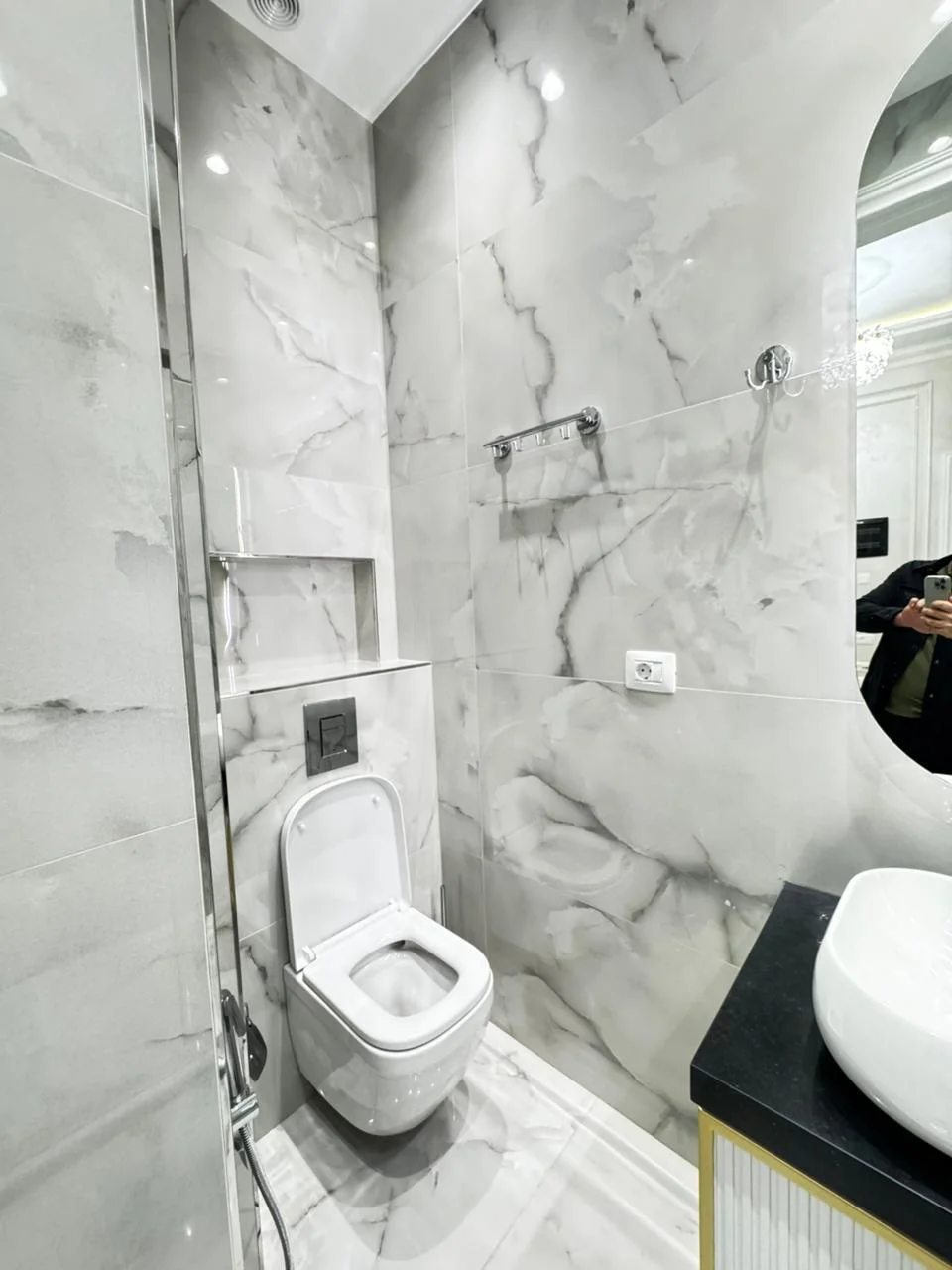 Kirayə 3 otaqlı Mənzil 130 m² Xətai r.