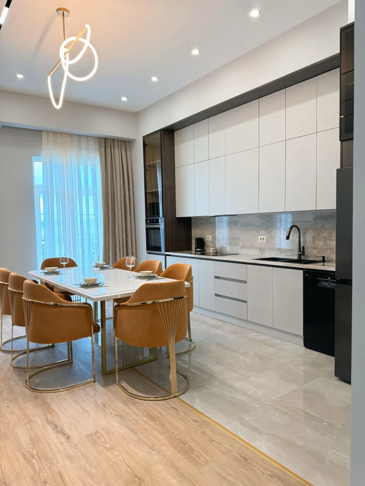 Kirayə 3 otaqlı Mənzil 120 m² Xətai r.