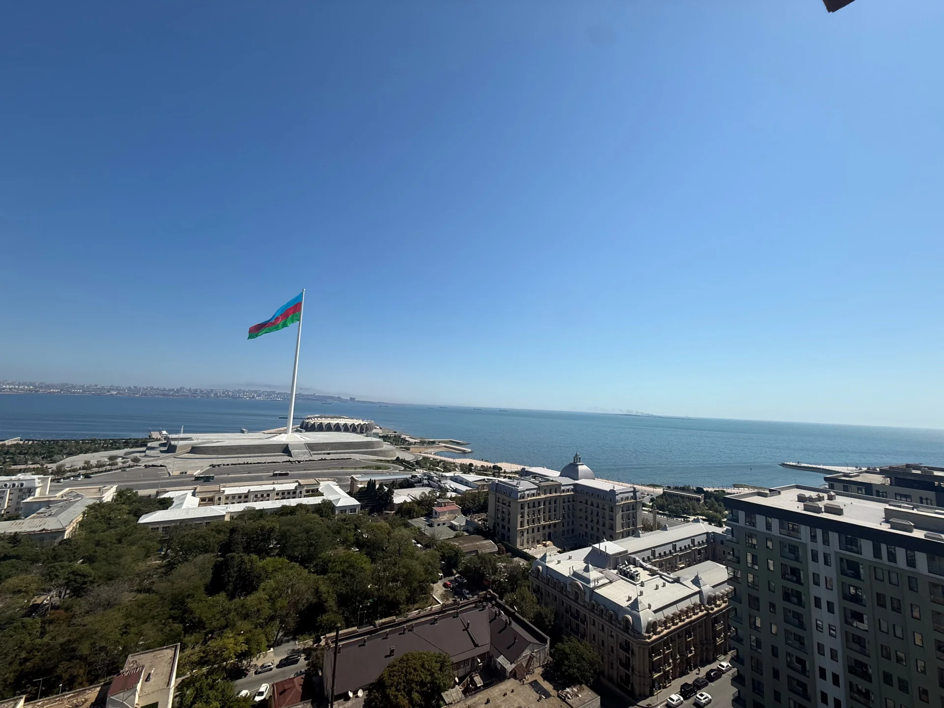 Satılır 4 otaqlı Mənzil 178.1 m² Səbail r.