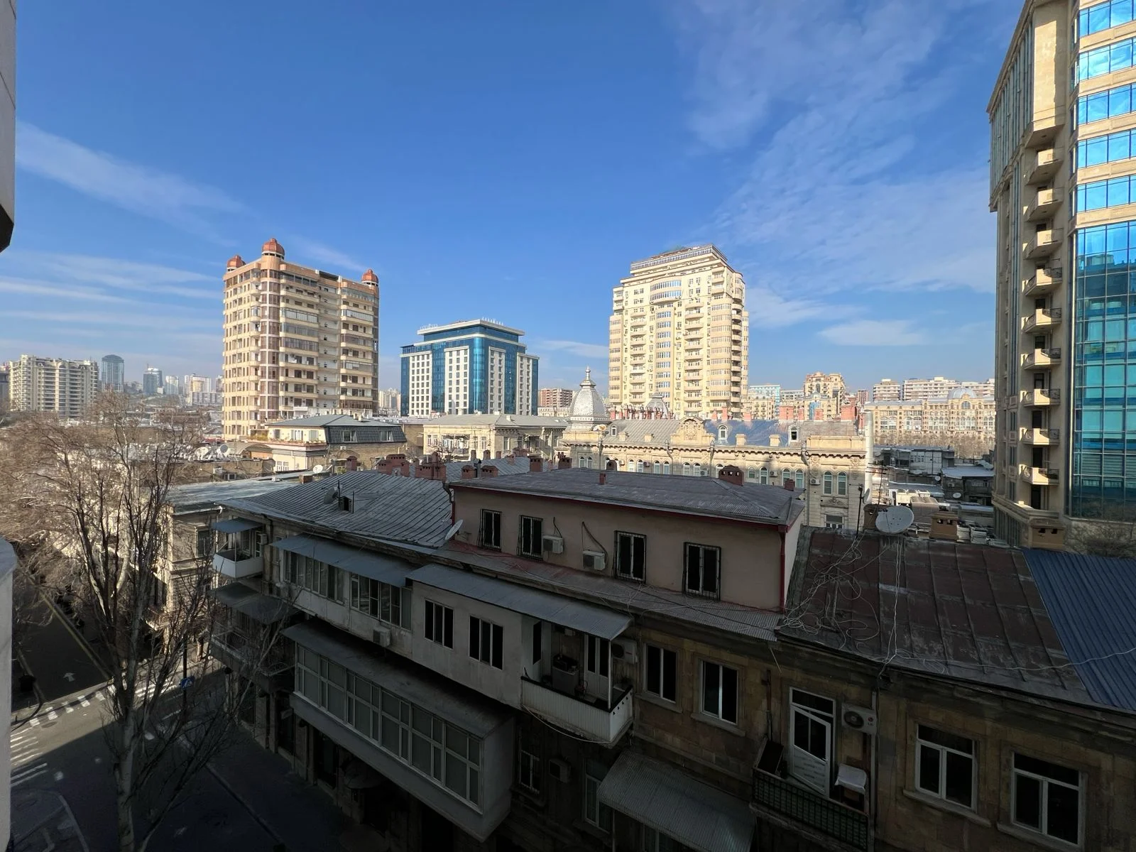 Kirayə 3 otaqlı Mənzil 120 m² Nəsimi r.