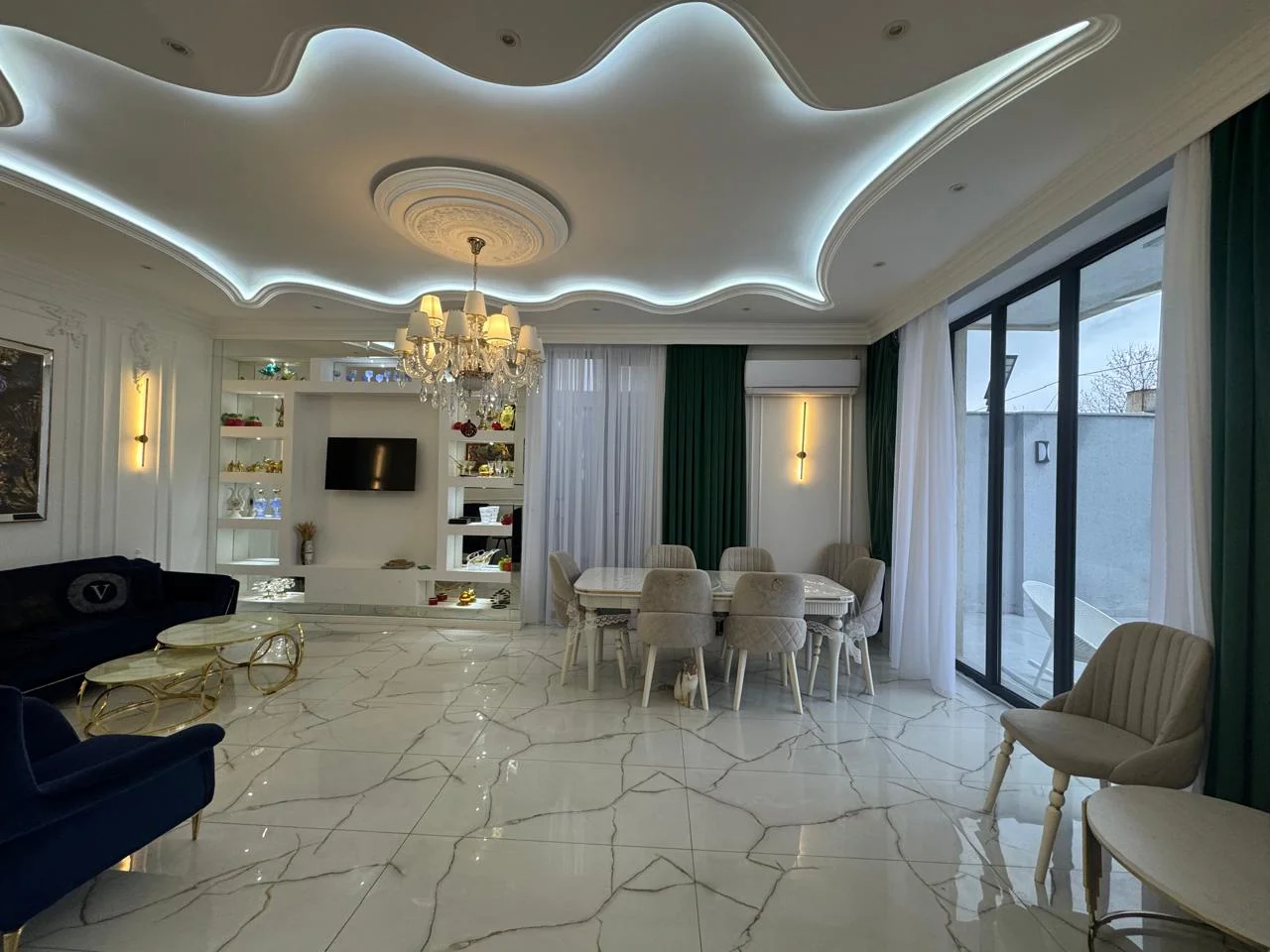 Kirayə 4 otaqlı Həyət evi / Bağ evi 240 m² Xəzər r.