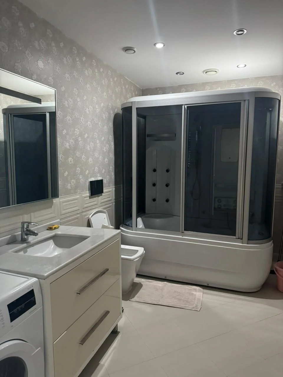 Kirayə 2 otaqlı Mənzil 120 m² Səbail r.