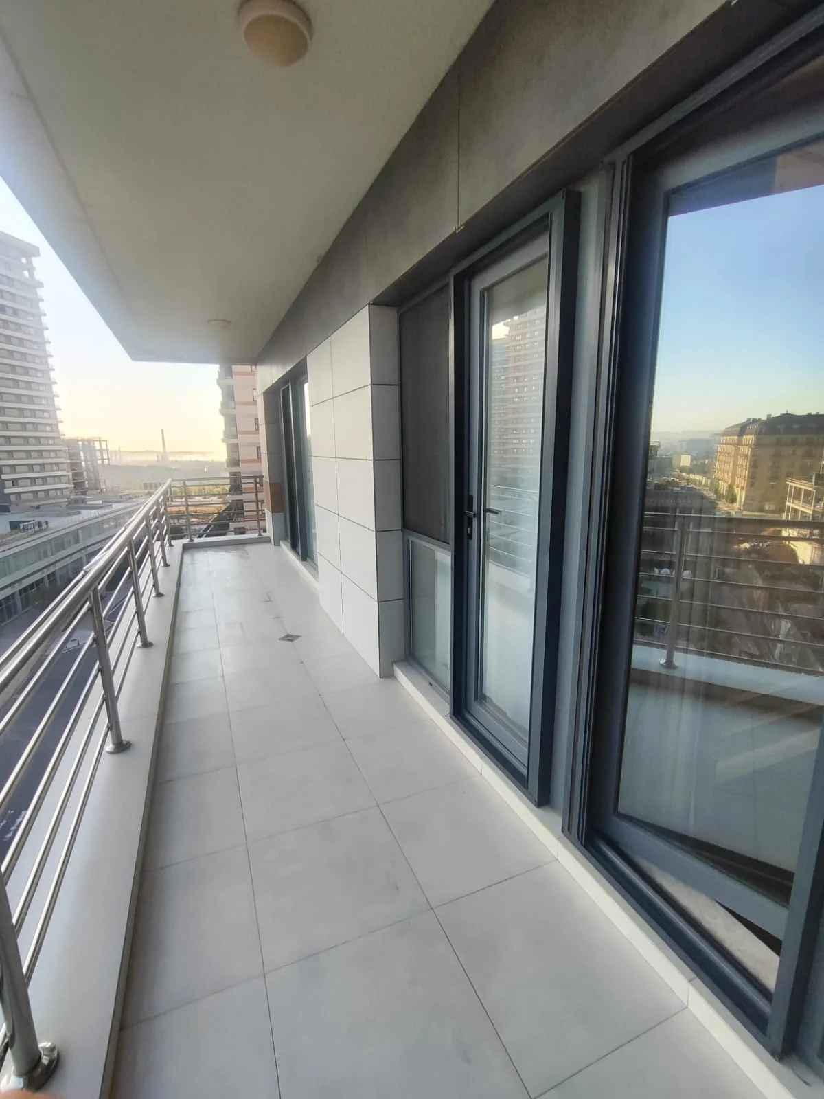 Kirayə 3 otaqlı Mənzil 120 m² Xətai r.