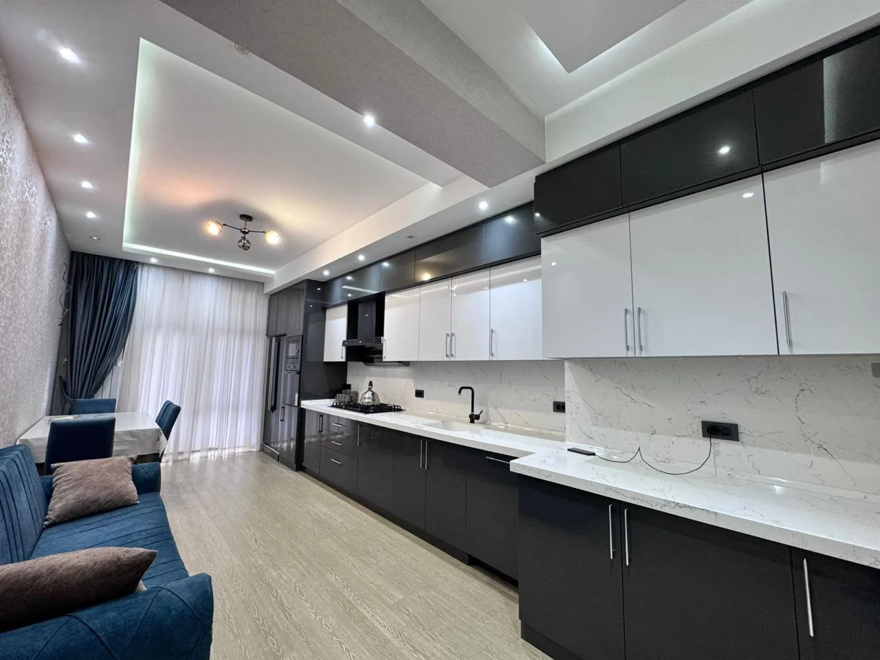Kirayə 3 otaqlı Mənzil 160 m² Nərimanov r.