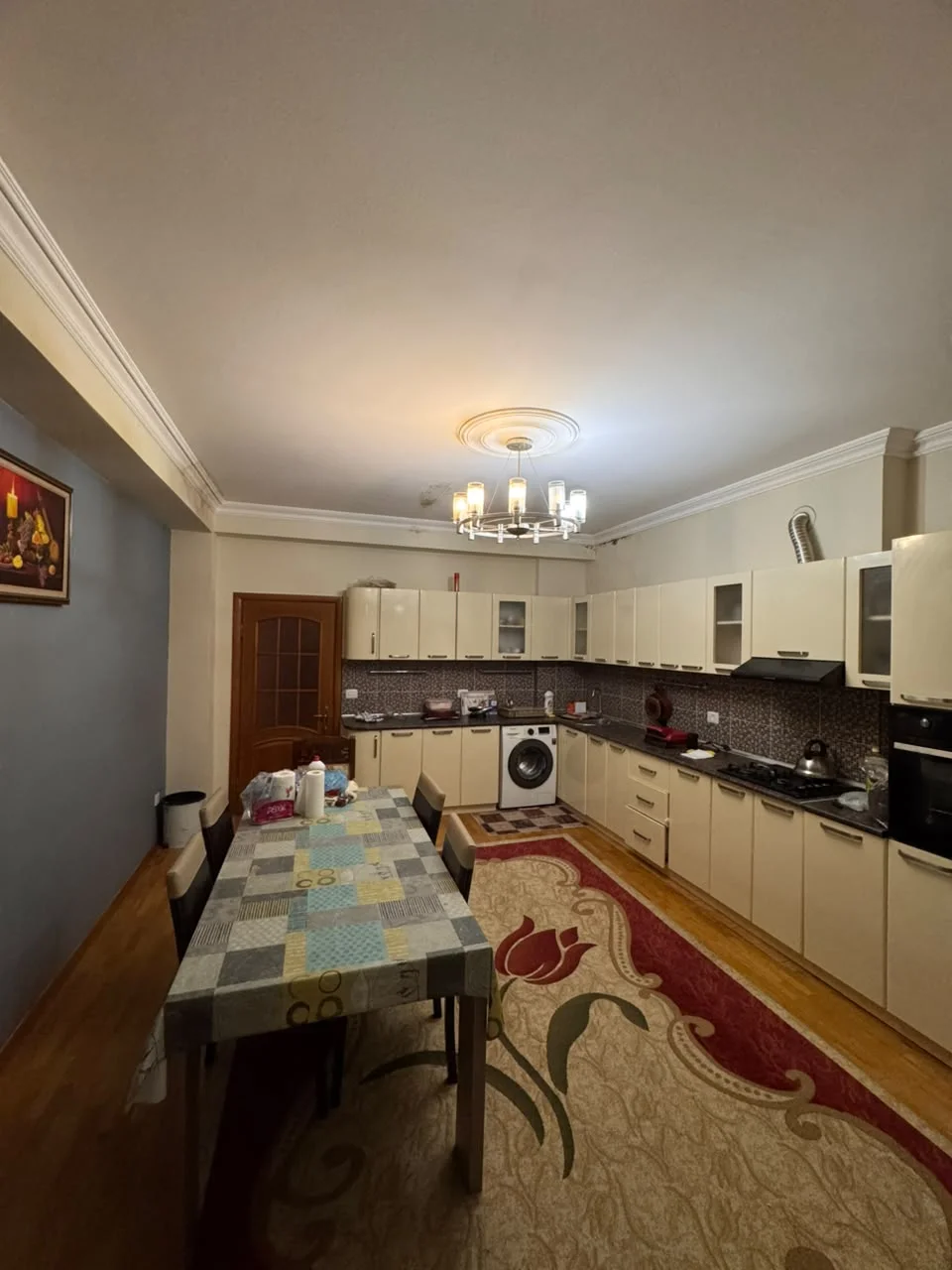 Kirayə 3 otaqlı Mənzil 140 m² Nəsimi r.