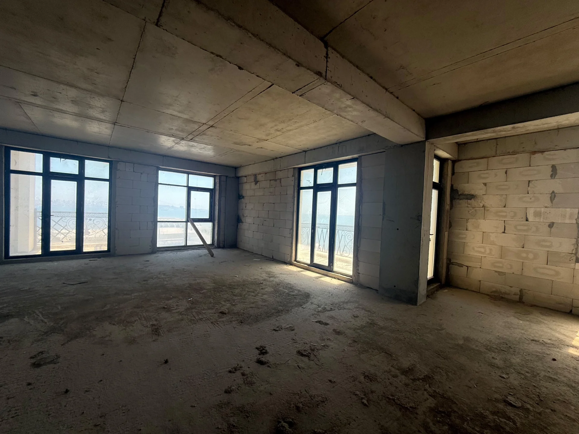 Satılır 4 otaqlı Mənzil 178.1 m² Səbail r.