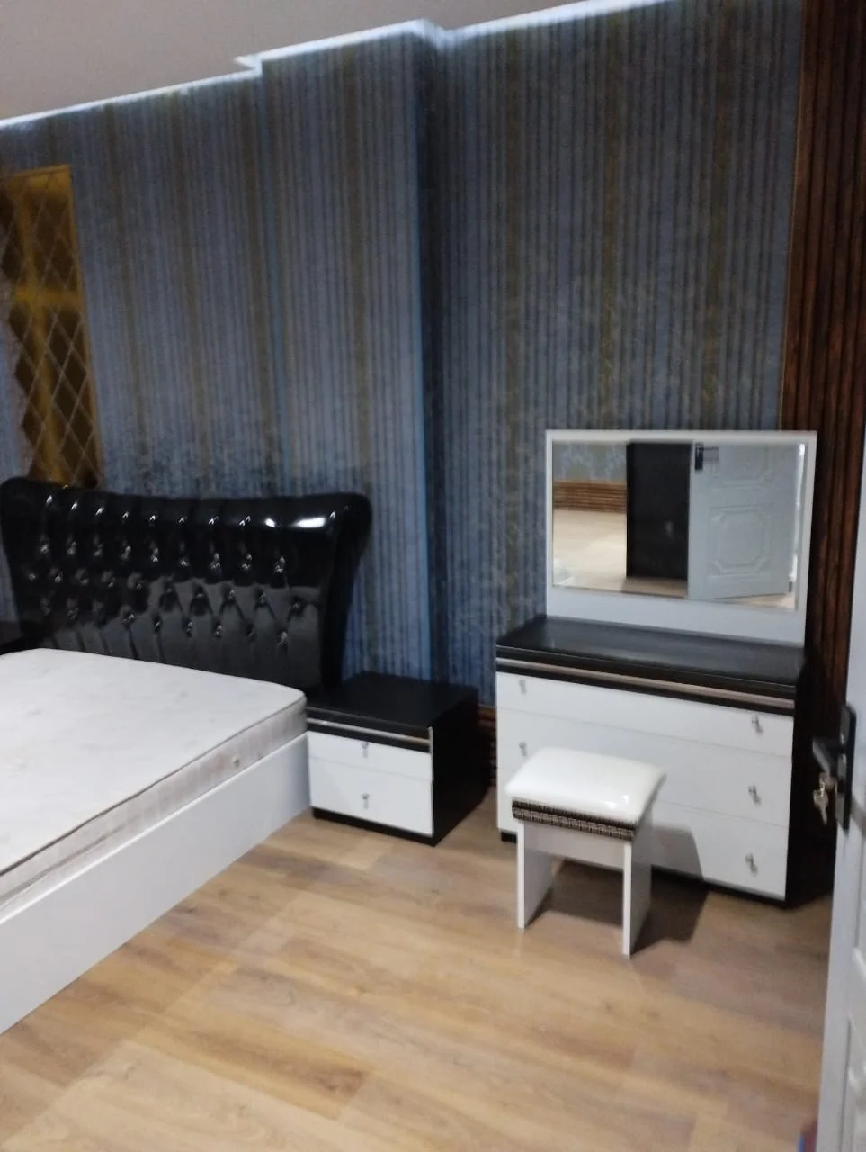 Kirayə 3 otaqlı Mənzil 150 m² Yasamal r. – şəkil 4