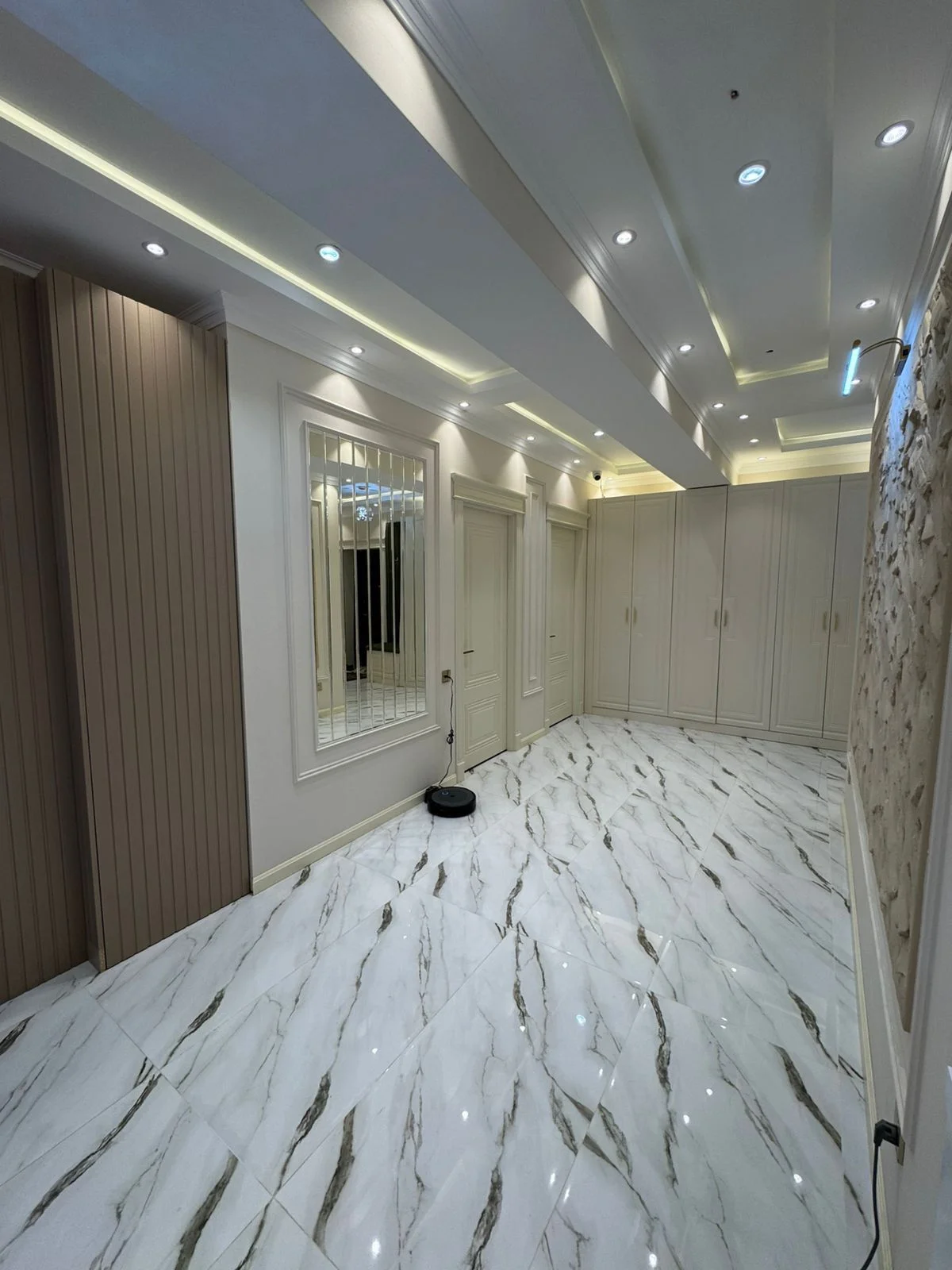 Kirayə 4 otaqlı Mənzil 140 m² Xətai r.