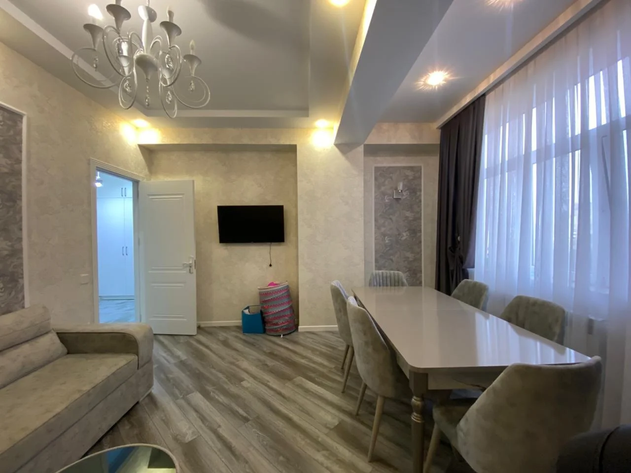 Kirayə 3 otaqlı Mənzil 77 m² Nizami r.