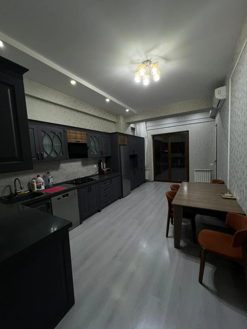 Kirayə 4 otaqlı Mənzil 180 m² Yasamal r. – şəkil 12
