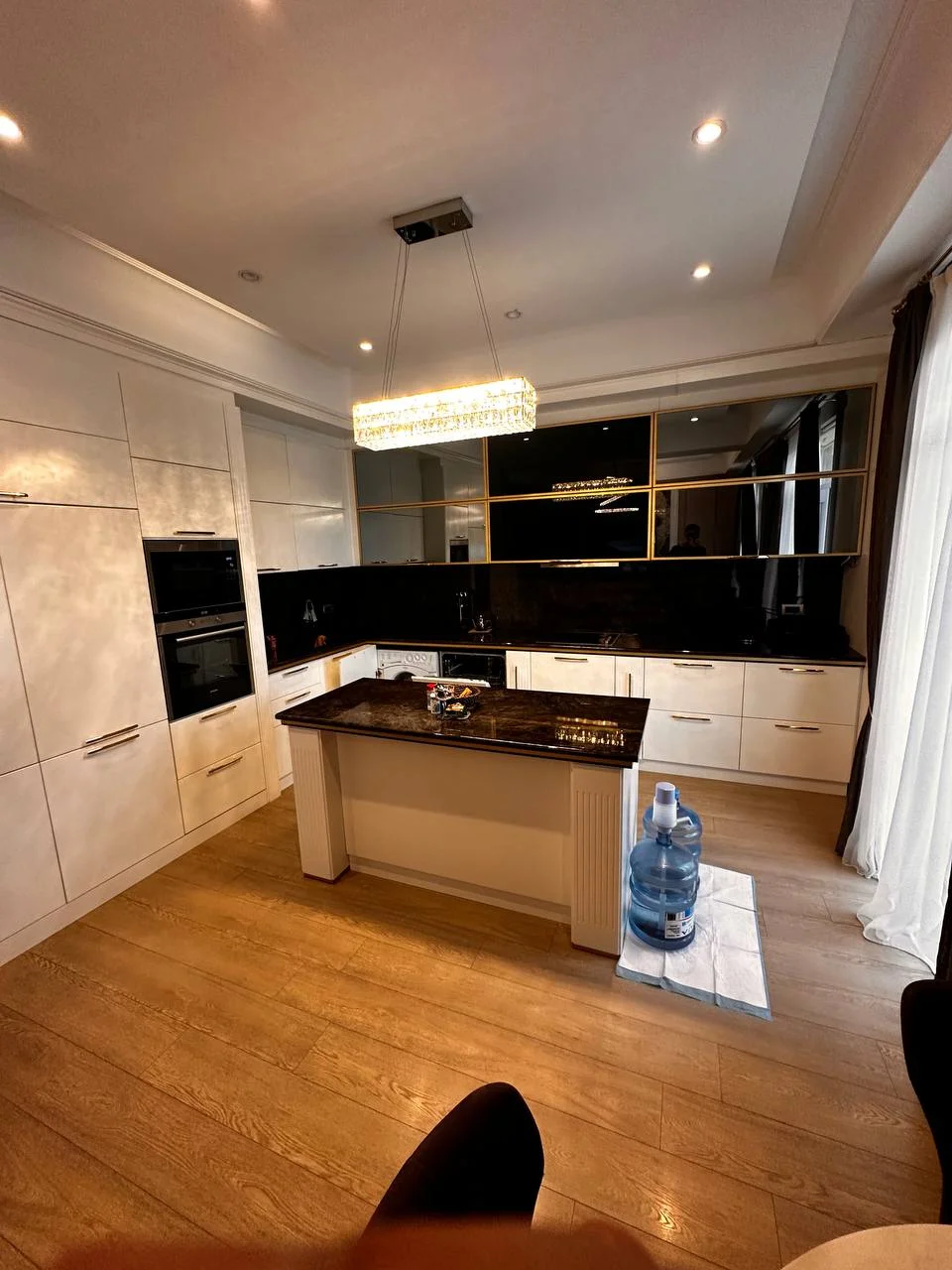 Kirayə 2 otaqlı Mənzil 85 m² Xətai r.
