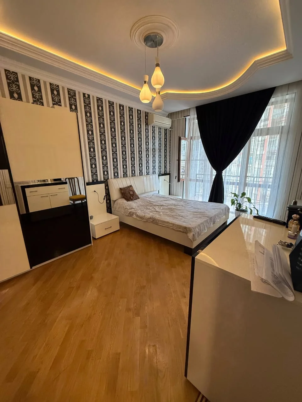 Kirayə 3 otaqlı Mənzil 130 m² Nərimanov r.