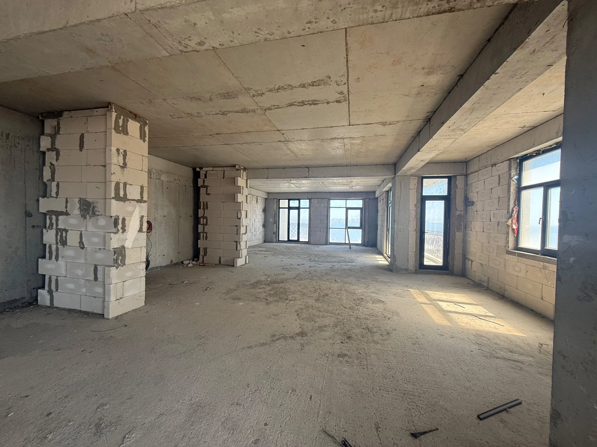 Satılır 4 otaqlı Mənzil 178.1 m² Səbail r.