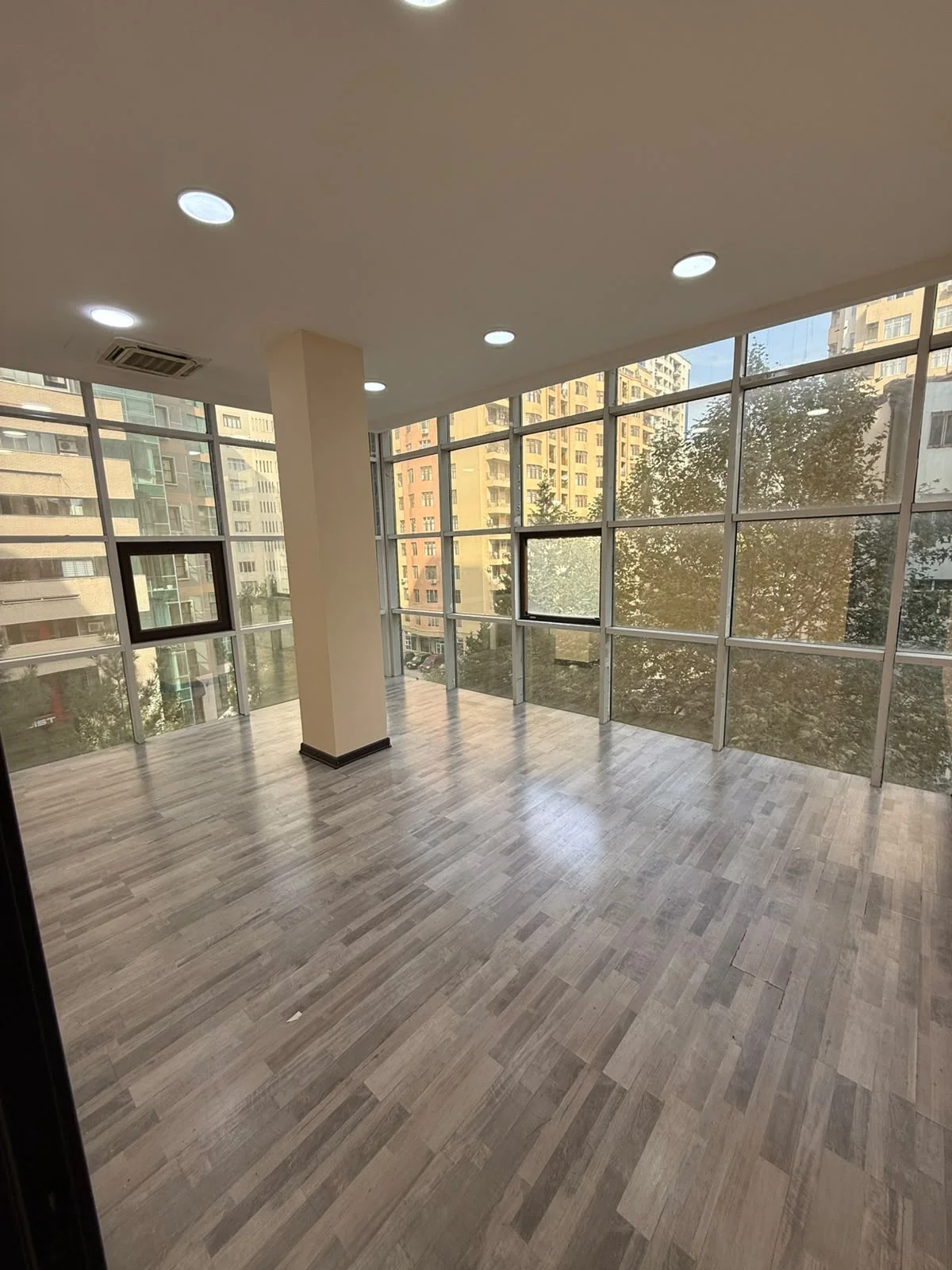 Kirayə 3 otaqlı Ofis 100 m² Nəsimi r. – şəkil 1