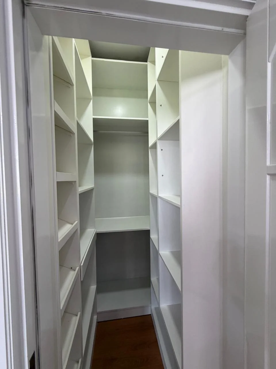Kirayə 4 otaqlı Mənzil 240 m² Nəsimi r.
