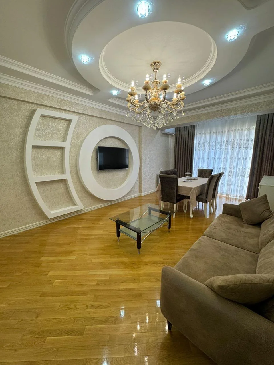 Kirayə 2 otaqlı Mənzil 79 m² Xətai r.
