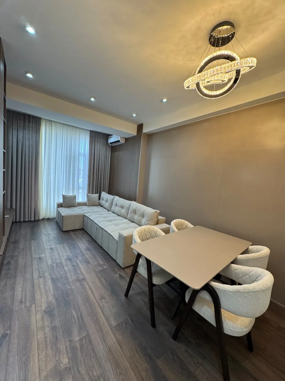 Kirayə 3 otaqlı Mənzil 110 m² Nərimanov r.