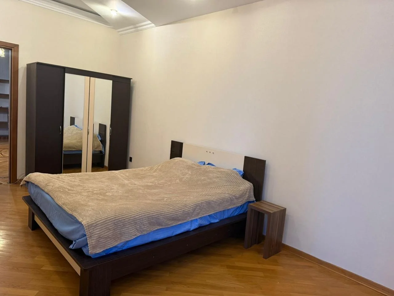 Kirayə 4 otaqlı Mənzil 220 m² Nəsimi r. 28 May m. – şəkil 10