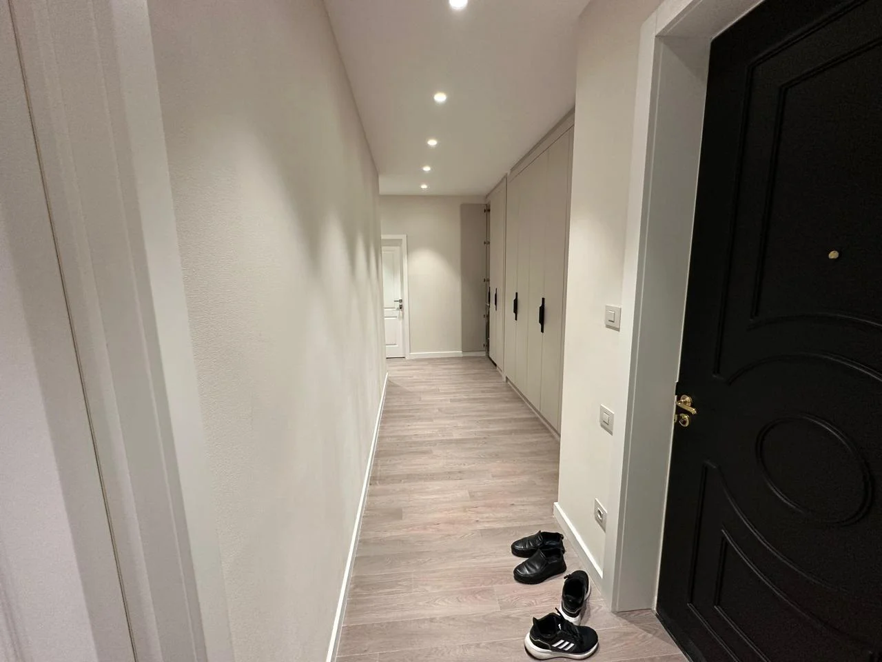 Kirayə 3 otaqlı Mənzil 111 m² Xətai r.