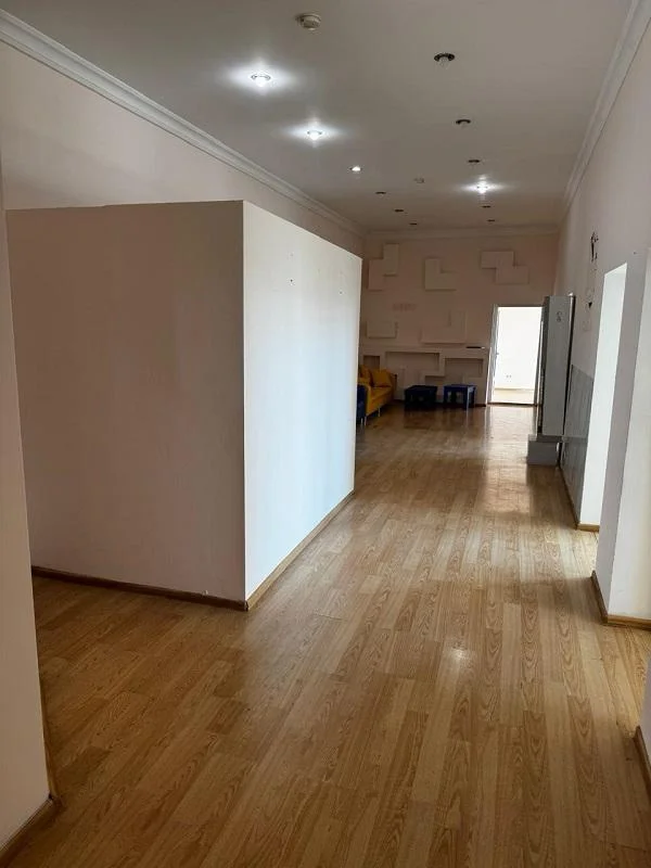 Kirayə 5 otaqlı Ofis 140 m² Səbail r.