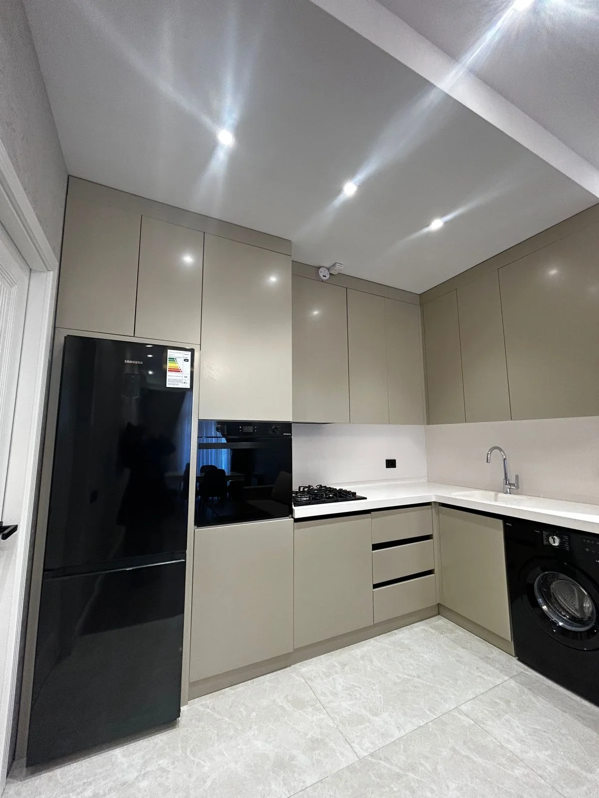 Kirayə 2 otaqlı Mənzil 80 m² Nəsimi r. – şəkil 7