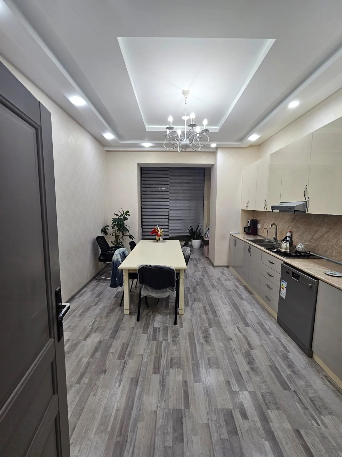 Kirayə 4 otaqlı Ofis 175 m² Nərimanov r.