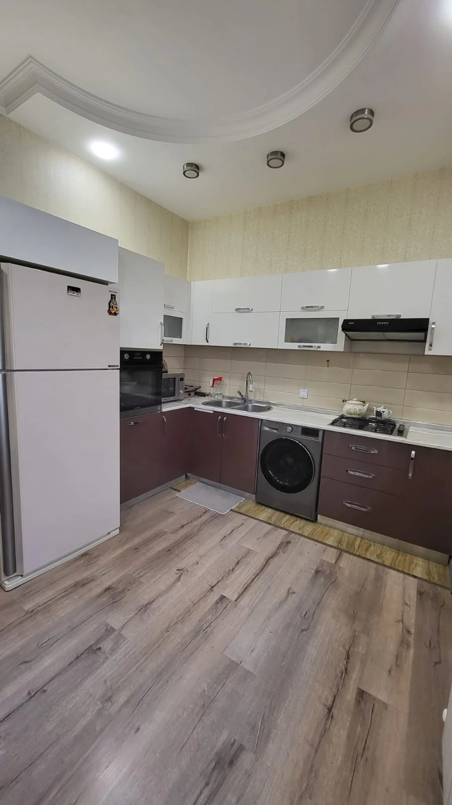 Kirayə 7 otaqlı Həyət evi / Bağ evi 260 m² Səbail r.