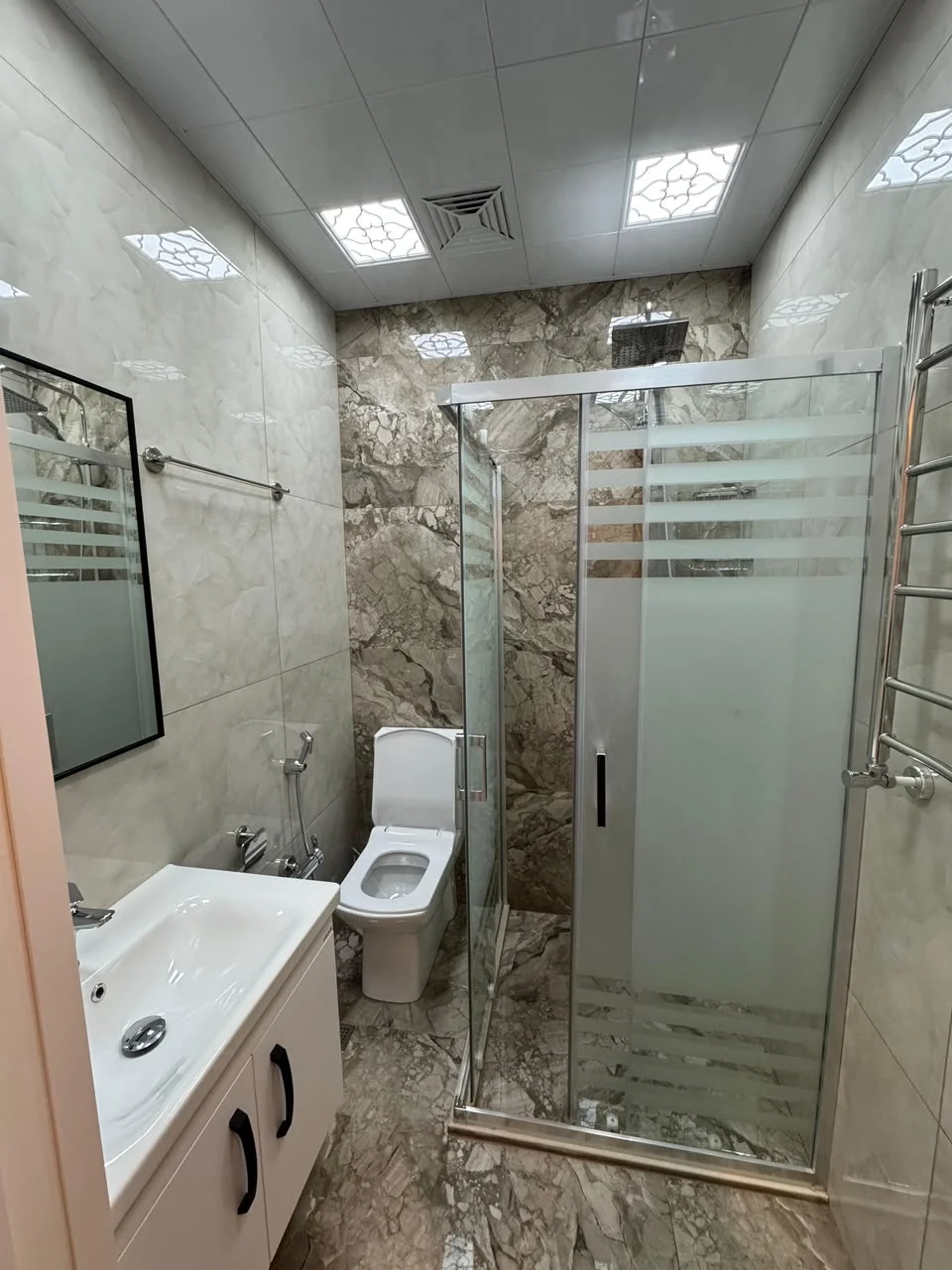 Kirayə 3 otaqlı Mənzil 155 m² Nəsimi r. – şəkil 11